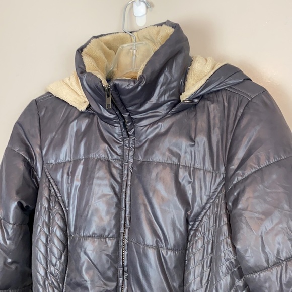 Tommy Hilfiger Gray Puffer Coat Size Medium - Picture 3 of 16